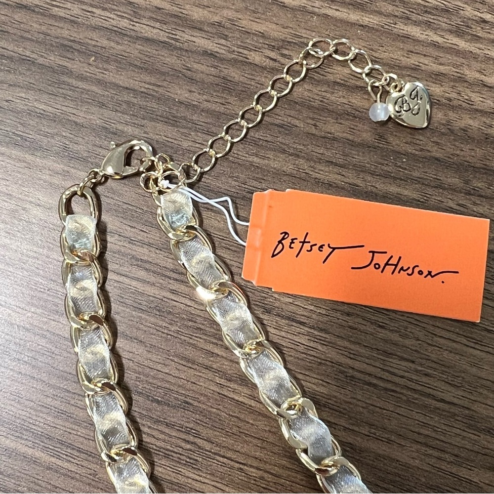 Betsey Johnson Sugar Skull Pendant Necklace NWT - Picture 3 of 4